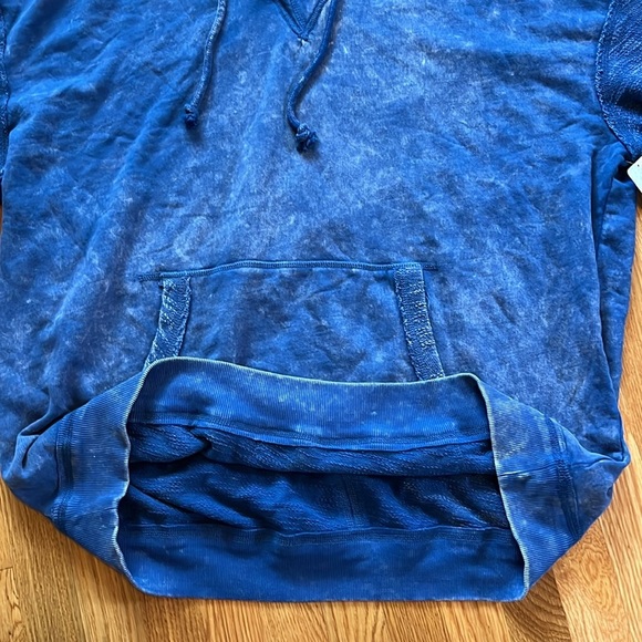 We The Free Graham Poncho Hoodie Size Medium NWT - Picture 8 of 12